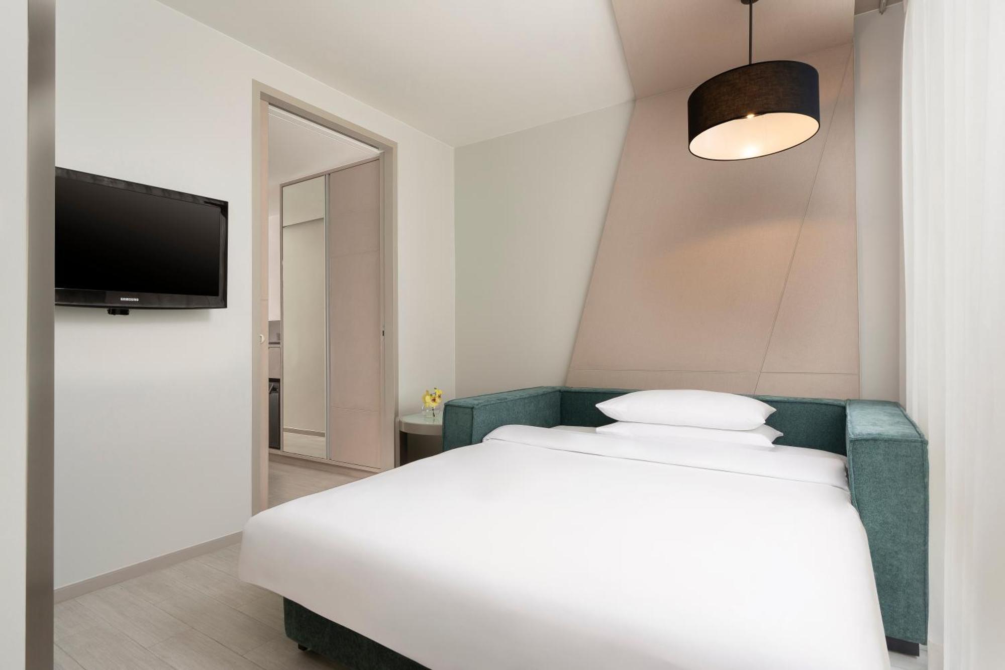 Western Premier Sukhumvit 4*