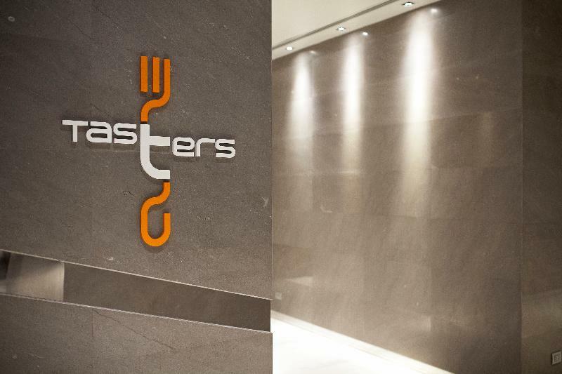 Western Premier Sukhumvit Hotel 4*